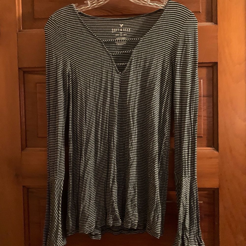 American Eagle Soft & Sexy Long Sleeve Tee